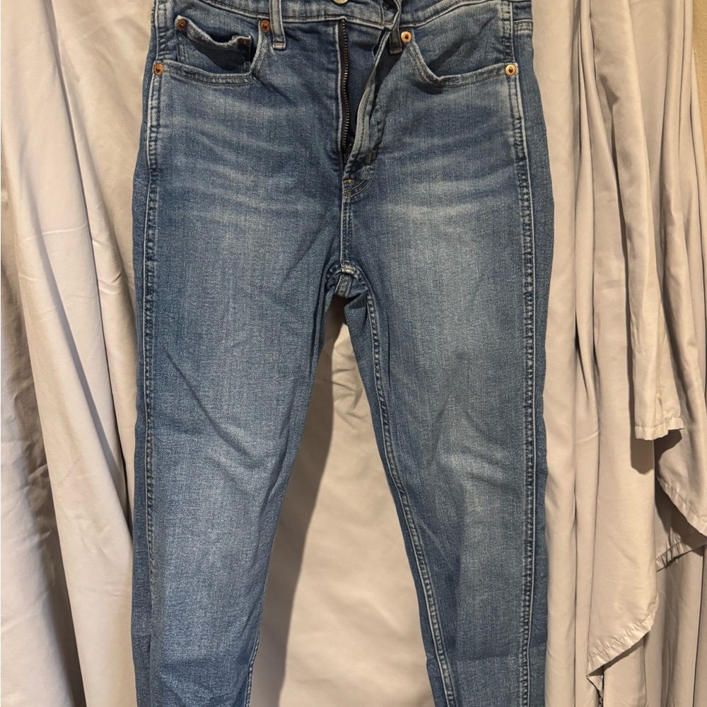 GAP Women's Skinny Jeans in Light Blue Wash